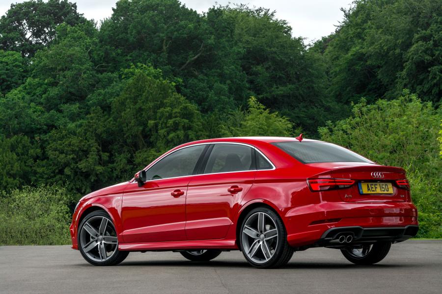  Audi A3 Sedan 2.0 TDI S-Line (8V) 2016 года  (UK) (фото 12 из 24)